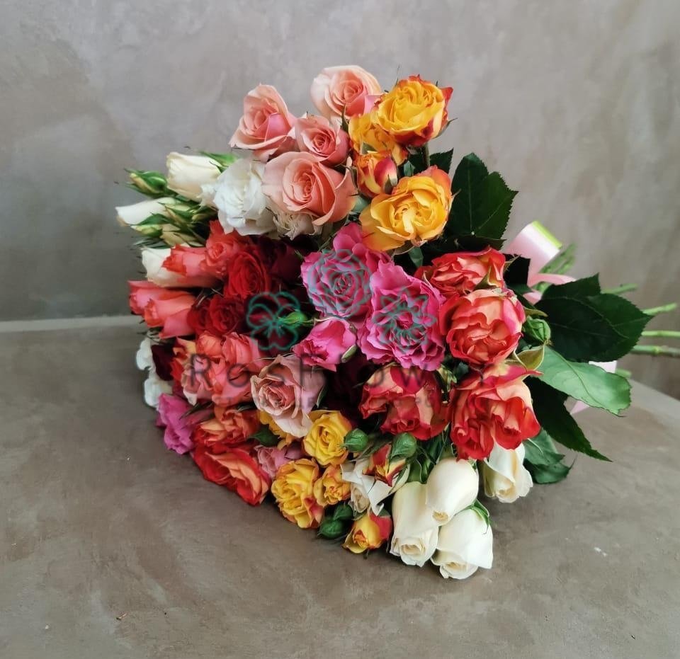 Букет пестрое настроение в Тюмени Букет цветов из: Розы в Тюмени