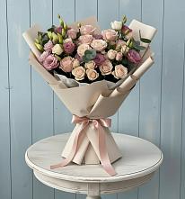 Букет бодрость в Тюмени Букет цветов из:  Розы и Лизиантусы в Тюмени