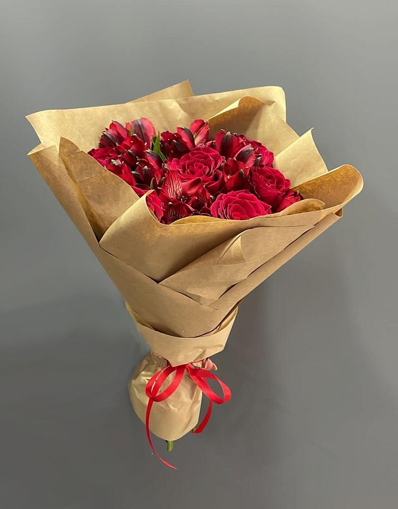 Букет прекрасной женщине в Тюмени Букет цветов из: Альстромерии и Розы в Тюмени