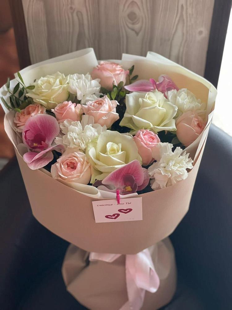 Букет ноктюрн в Тюмени Букет цветов из: Орхидеи, Розы и Гвоздики в Тюмени