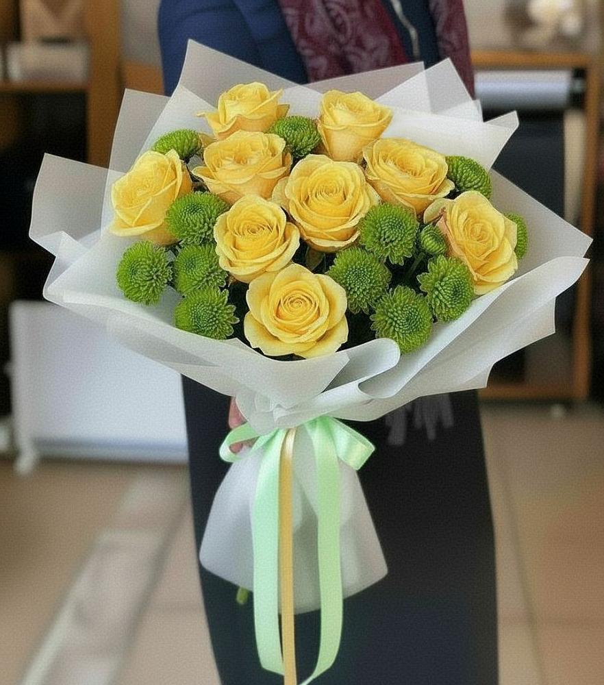 Букет сочно-зеленый в Тюмени Букет цветов из: Хризантемы и Розы в Тюмени