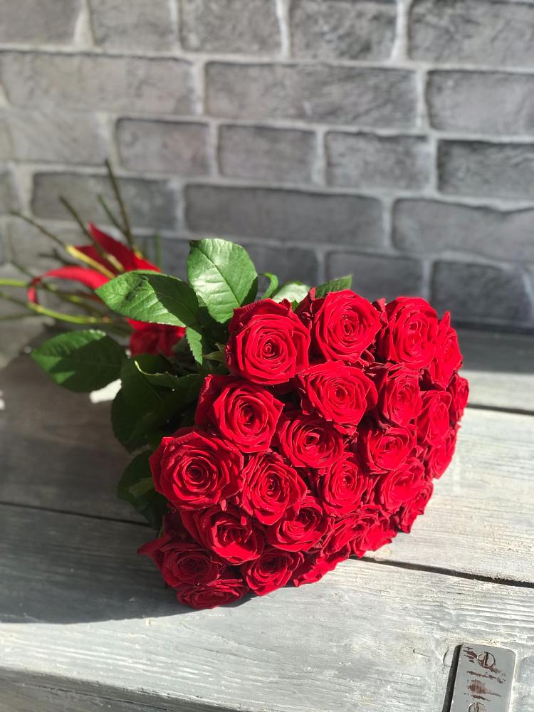 Букет Красные розы Фридом в Тюмени