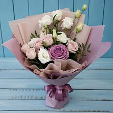Букет Легкое дыхание в Тюмени Букет цветов из:  Розы и Лизиантусы в Тюмени