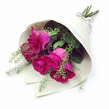 Букет ярко-розовый в Тюмени Букет цветов из:  Розы в Тюмени