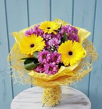 Букет одинокая звезда в Тюмени Букет цветов из:  Хризантемы и Герберы в Тюмени