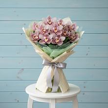 Букет 11 орхидей в Тюмени Букет цветов из:  Орхидеи и Розы в Тюмени