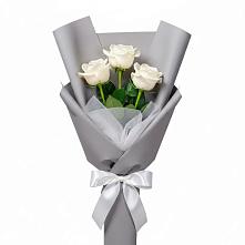 Букет 3 белые розы в Тюмени Букет 3 белые розы в Тюмени
