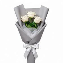 Букет 3 белые розы в Тюмени Букет 3 белые розы в Тюмени