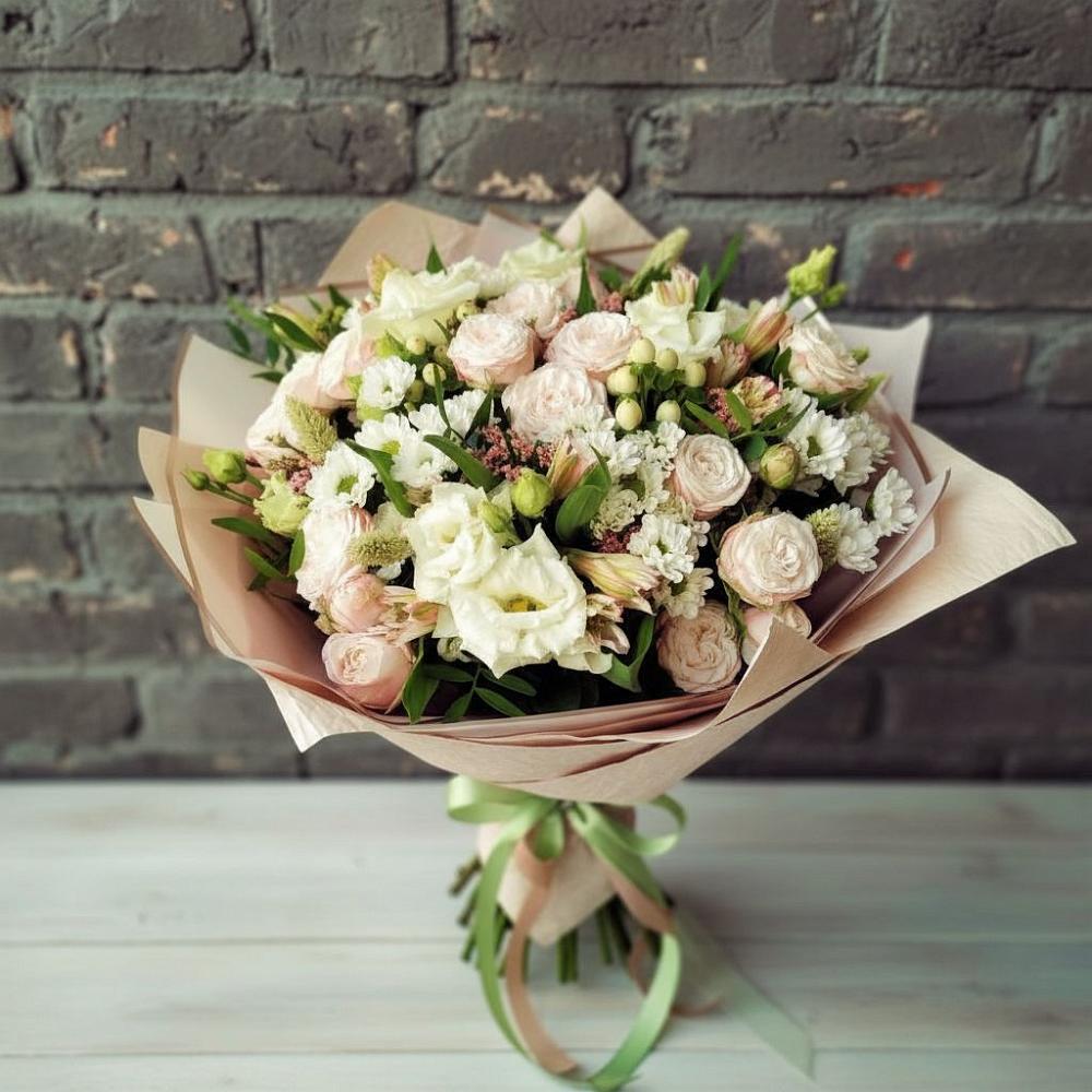 Букет нежное ассорти в Тюмени Букет цветов из: Альстромерии, Розы и Хризантемы в Тюмени