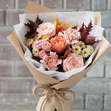 Букет осеннее настроение в Тюмени Букет цветов из:  Гвоздики, Хризантемы и Розы в Тюмени