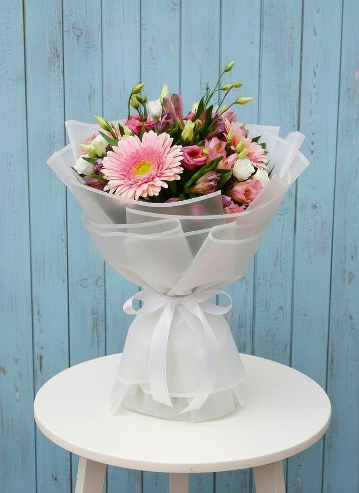 Букет прохладный бриз в Тюмени Букет цветов из: Герберы, Альстромерии и Лизиантусы в Тюмени