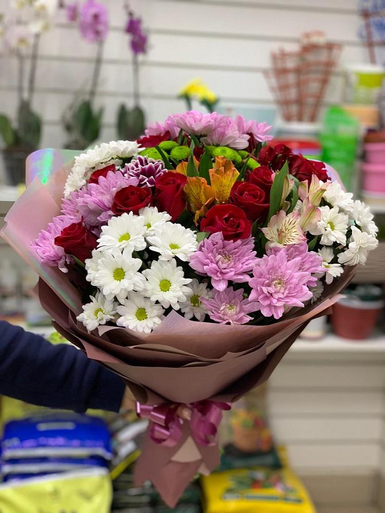 Букет салют цветов в Тюмени Букет цветов из: Розы, Хризантемы и Альстромерии в Тюмени